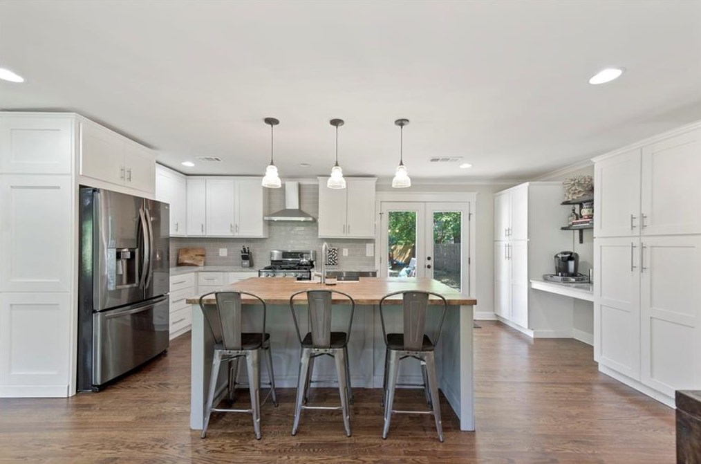 2964 Westbury Dr, Decatur GA  30033-6010 exterior