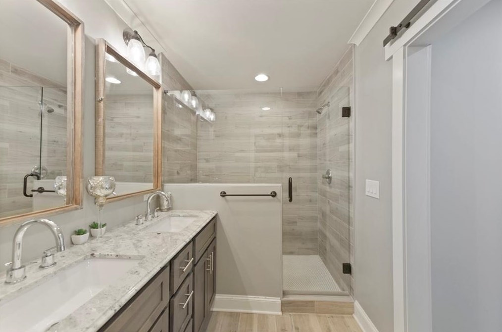 2964 Westbury Dr, Decatur GA  30033-6010 exterior