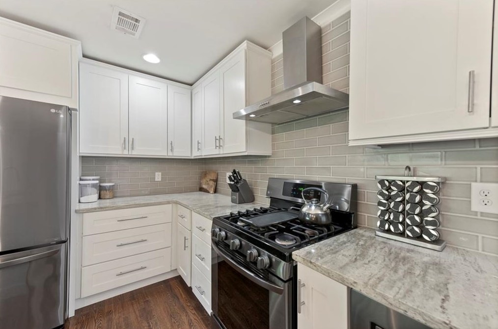 2964 Westbury Dr, Decatur GA  30033-6010 exterior