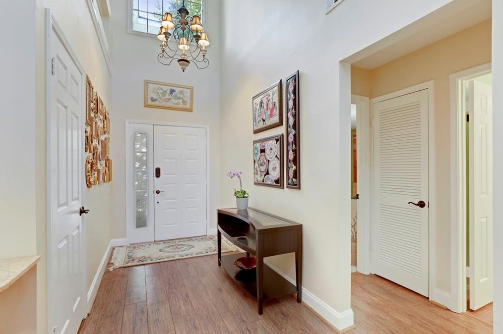 36 Waterford Ct, Atlanta GA  30328-4538 exterior