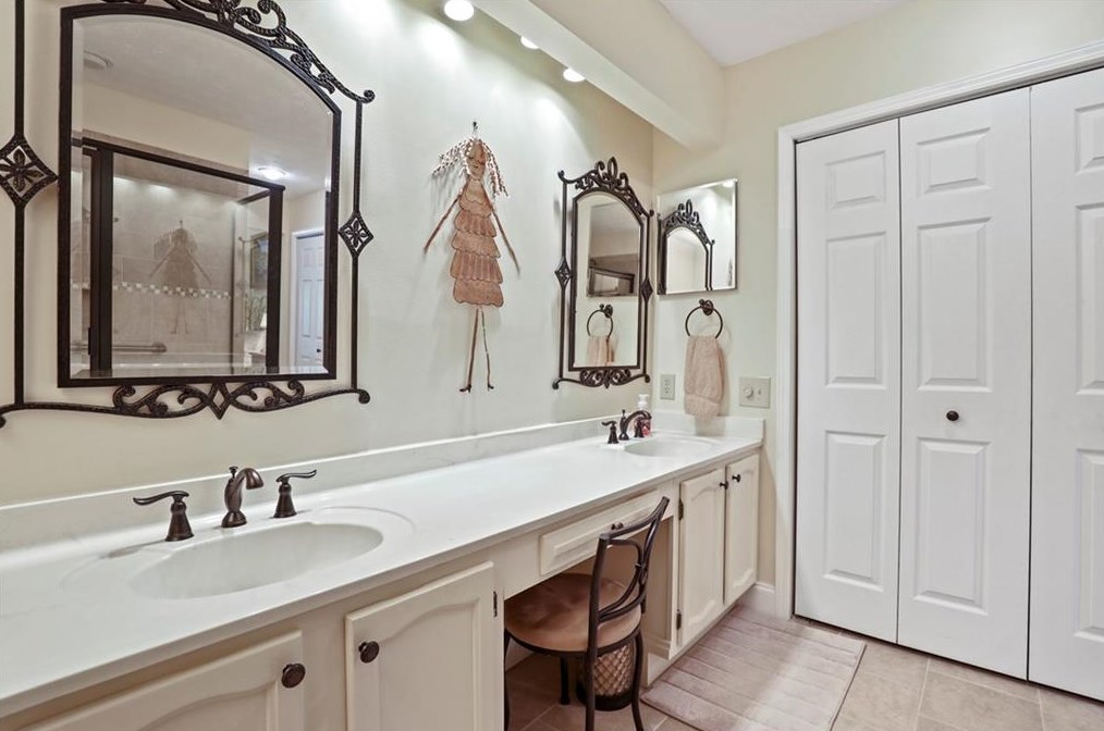 36 Waterford Ct, Atlanta GA  30328-4538 exterior