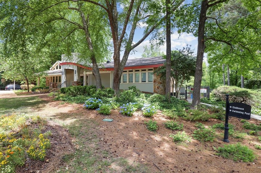 36 Waterford Ct, Atlanta GA  30328-4538 exterior