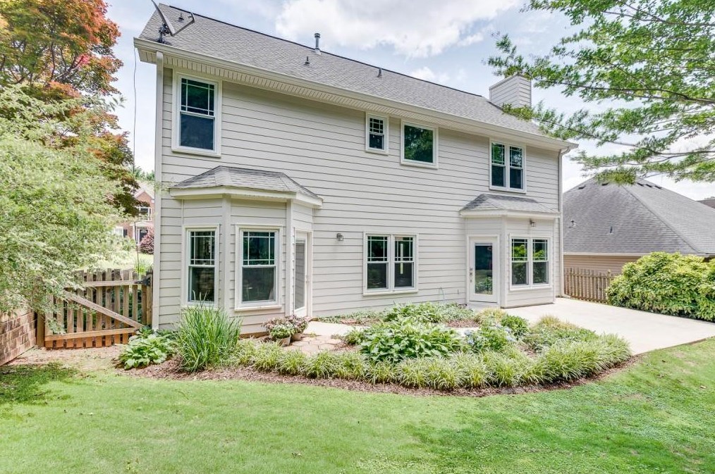 1460 Crescent Walk, Decatur GA  30033-2401 exterior