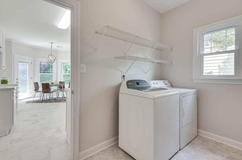 1460 Crescent Walk, Decatur GA  30033-2401 exterior