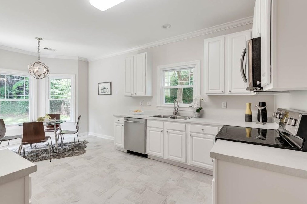 1460 Crescent Walk, Decatur GA  30033-2401 exterior