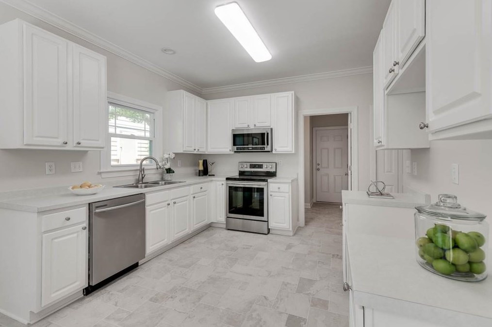 1460 Crescent Walk, Decatur GA  30033-2401 exterior