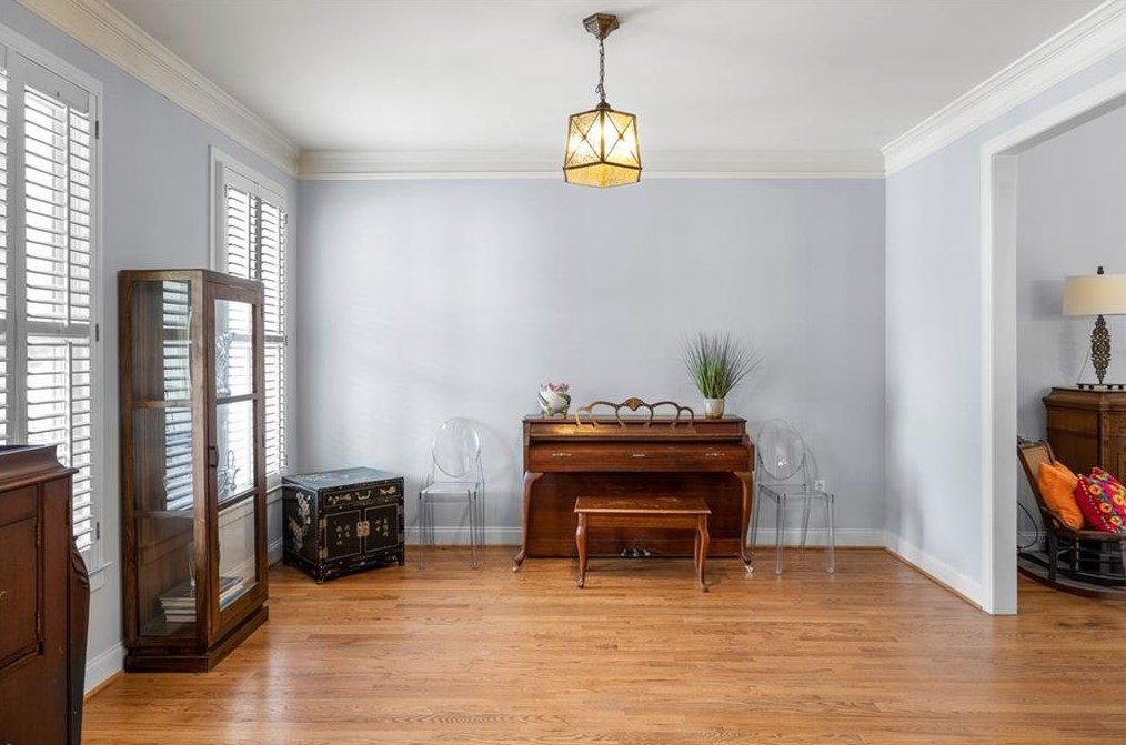 2134 Whittier Pl, Atlanta GA  30318-1954 exterior