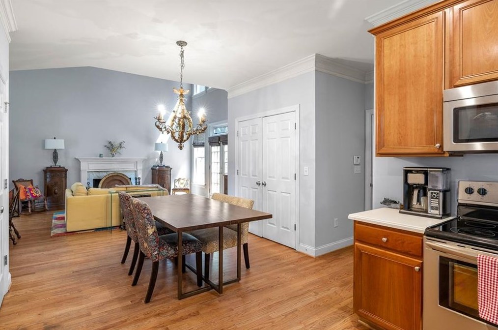 2134 Whittier Pl, Atlanta GA  30318-1954 exterior