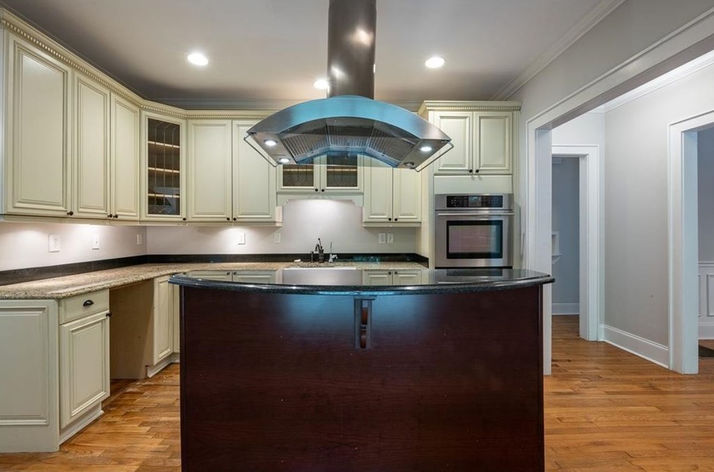 226 Inman Dr, Decatur GA  30030-3833 exterior