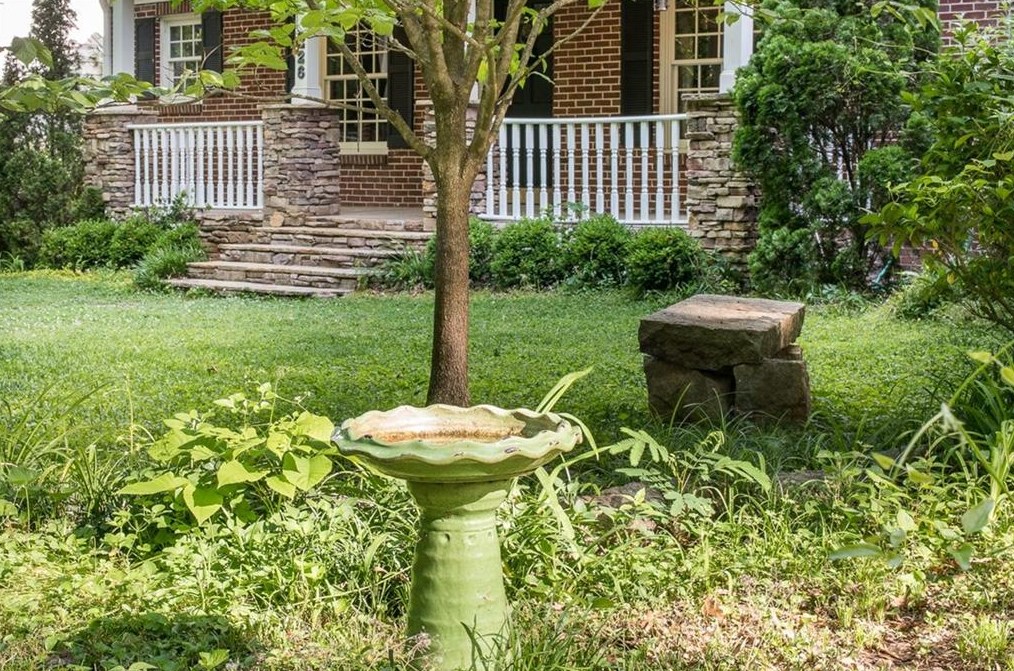 226 Inman Dr, Decatur GA  30030-3833 exterior