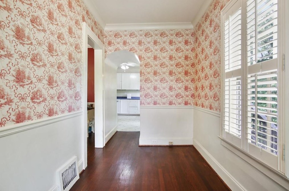 1180 Zimmer Dr, Atlanta GA  30306-2271 exterior