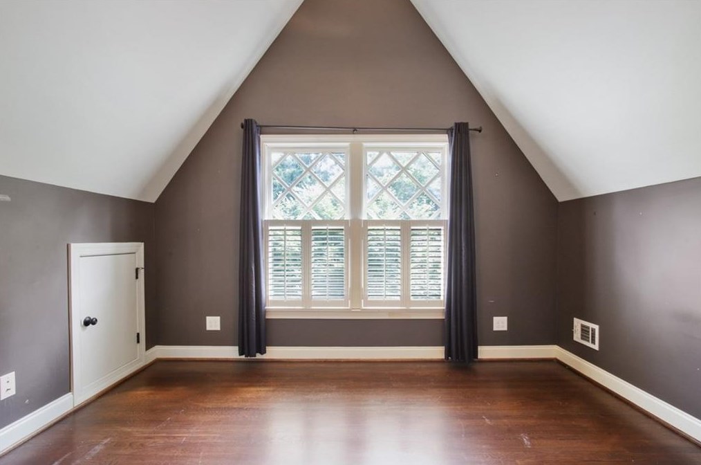 1180 Zimmer Dr, Atlanta GA  30306-2271 exterior