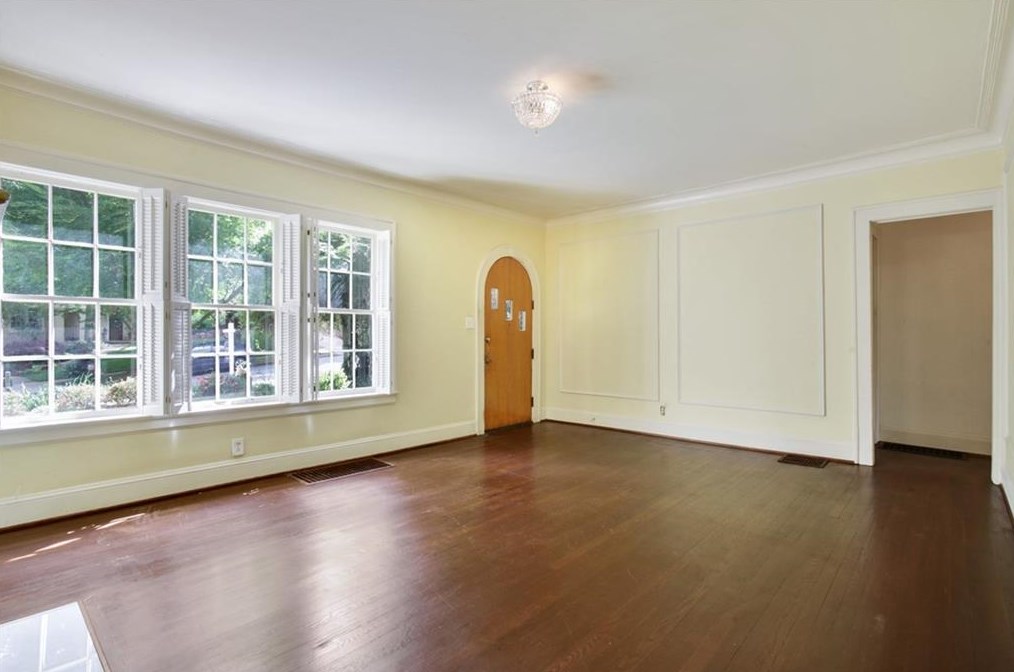 1180 Zimmer Dr, Atlanta GA  30306-2271 exterior