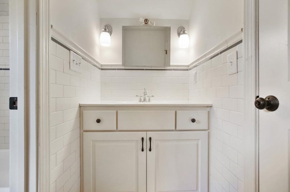 1180 Zimmer Dr, Atlanta GA  30306-2271 exterior