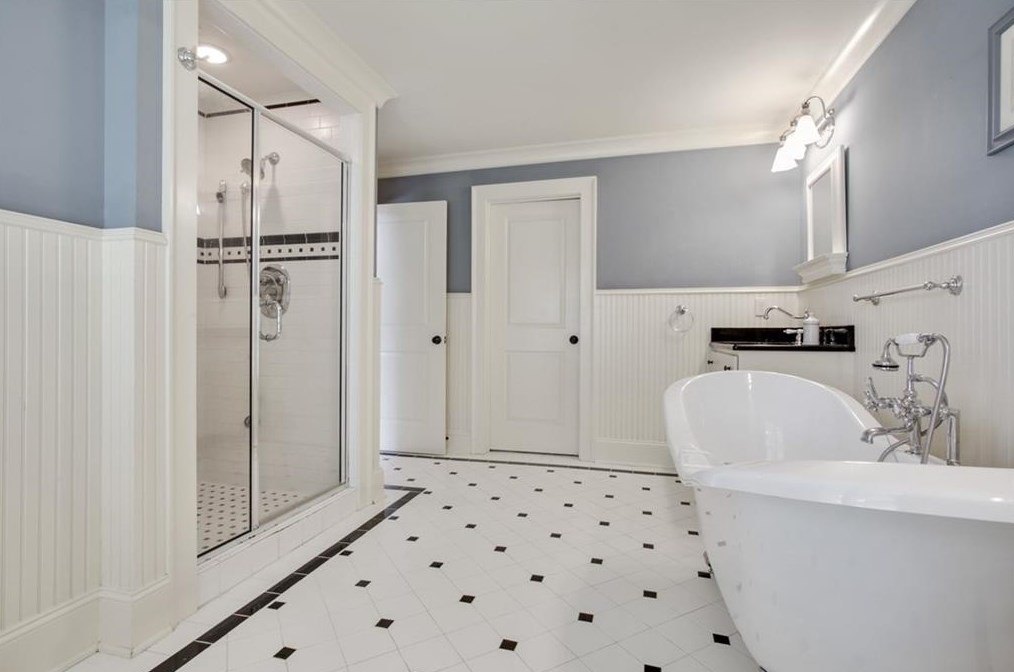 1180 Zimmer Dr, Atlanta GA  30306-2271 exterior