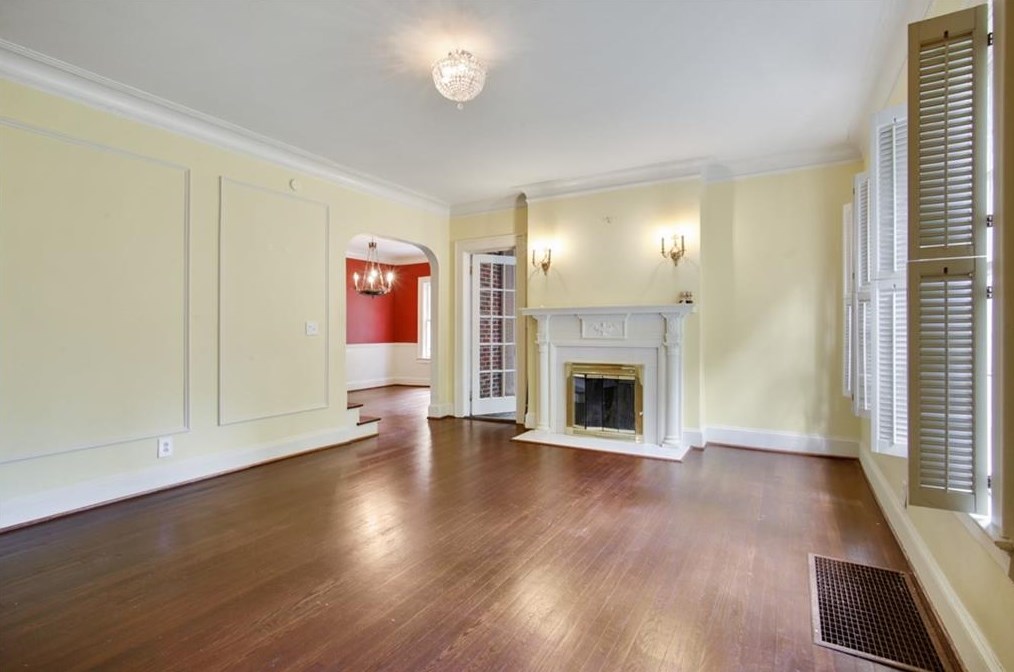 1180 Zimmer Dr, Atlanta GA  30306-2271 exterior