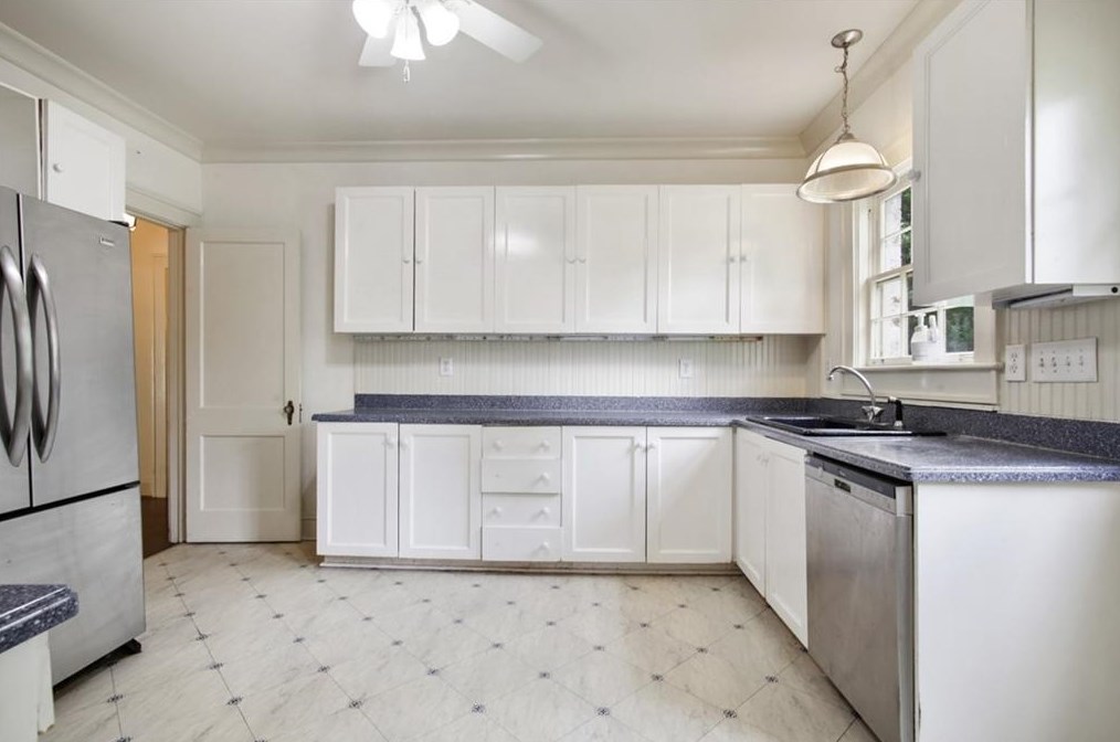 1180 Zimmer Dr, Atlanta GA  30306-2271 exterior