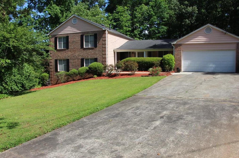 3492 Hollow Tree Dr, Decatur GA  30034-6313 exterior