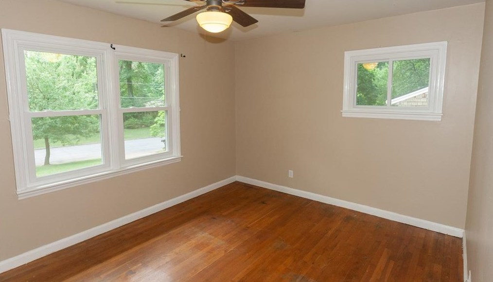 1555 Heatherwood Dr, Decatur GA  30033-1704 exterior