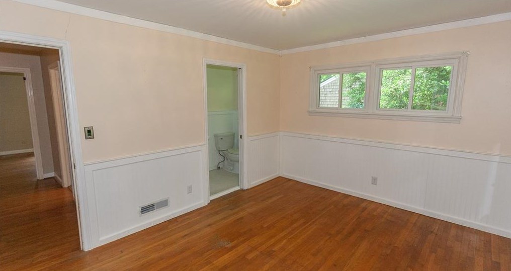 1555 Heatherwood Dr, Decatur GA  30033-1704 exterior