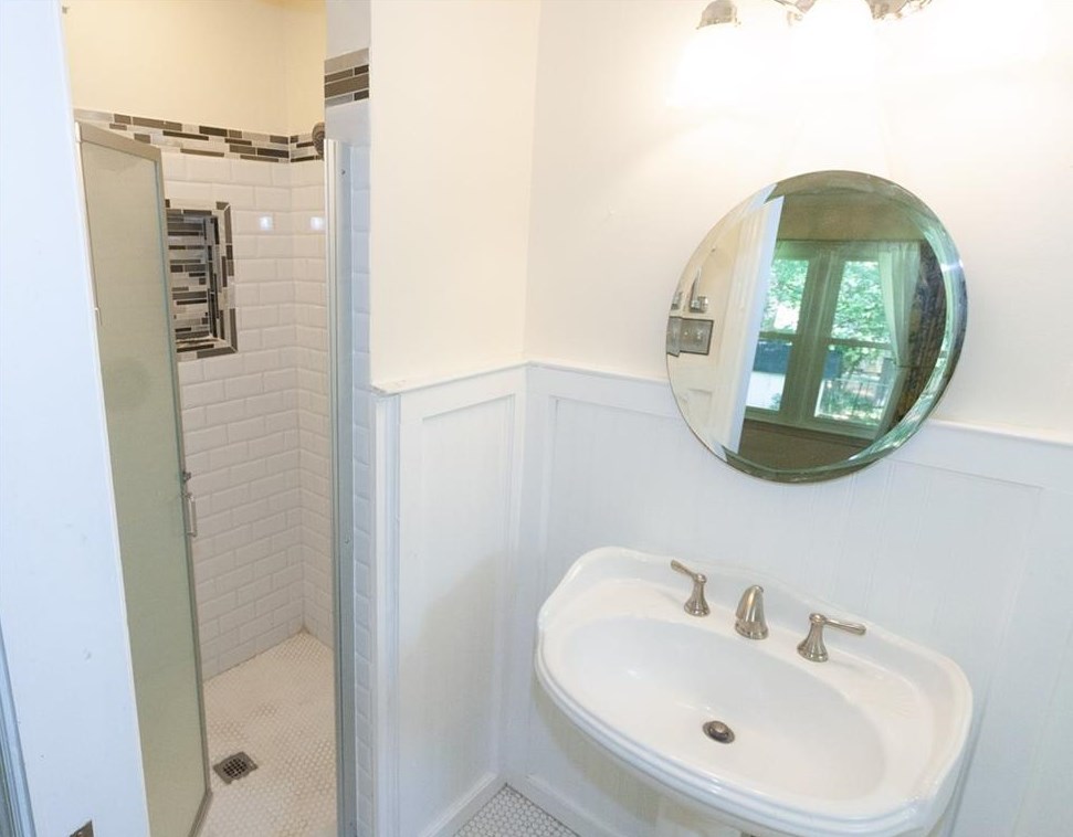 1555 Heatherwood Dr, Decatur GA  30033-1704 exterior