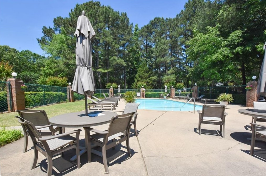 120 Hillsborough Dr, Athens GA  30606-6424 exterior