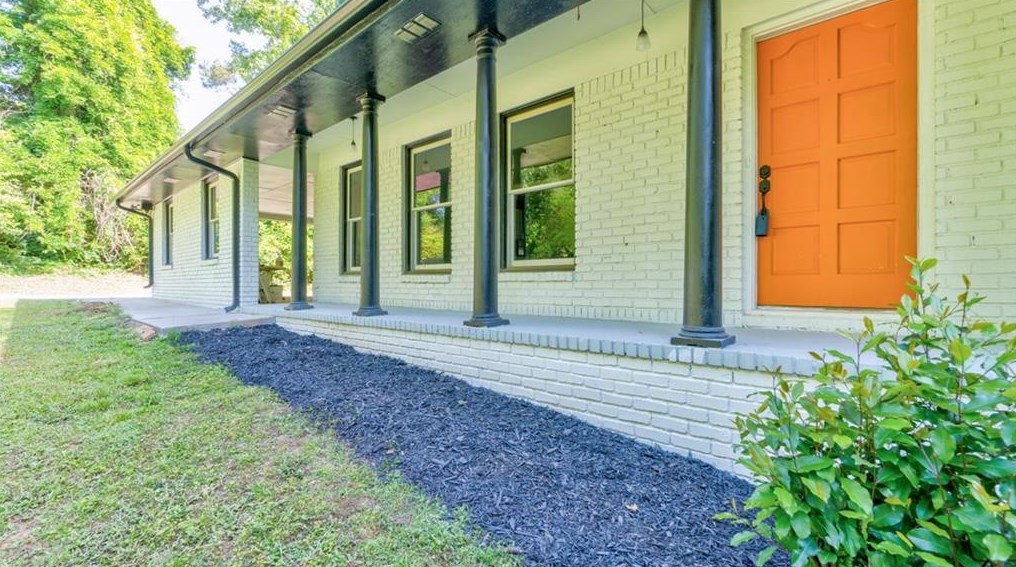 4330 Stonewall Tell Rd, Atlanta GA  30349-1714 exterior
