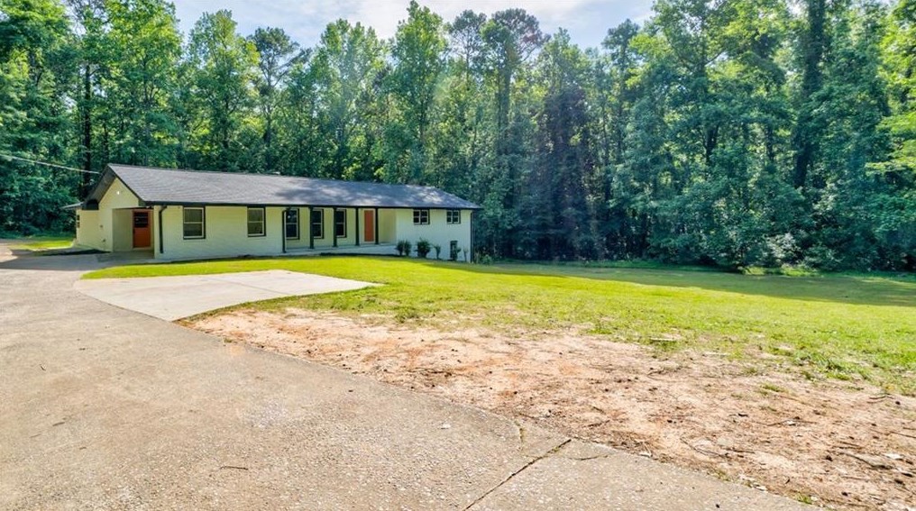 4330 Stonewall Tell Rd, Atlanta GA  30349-1714 exterior