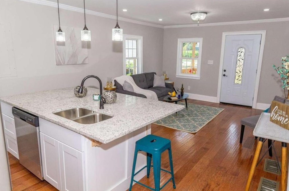 2021 Tiger Flowers Dr, Atlanta GA  30314-1325 exterior