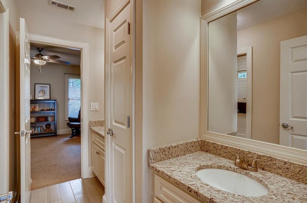 3761 Watkins Pl, Atlanta GA  30319-1826 exterior