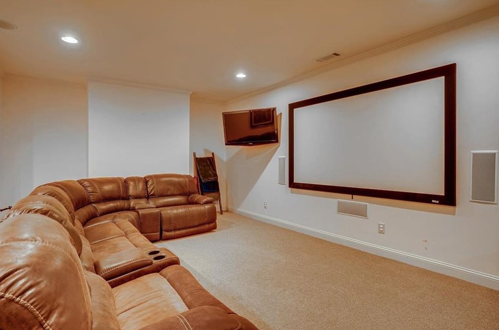 3761 Watkins Pl, Atlanta GA  30319-1826 exterior