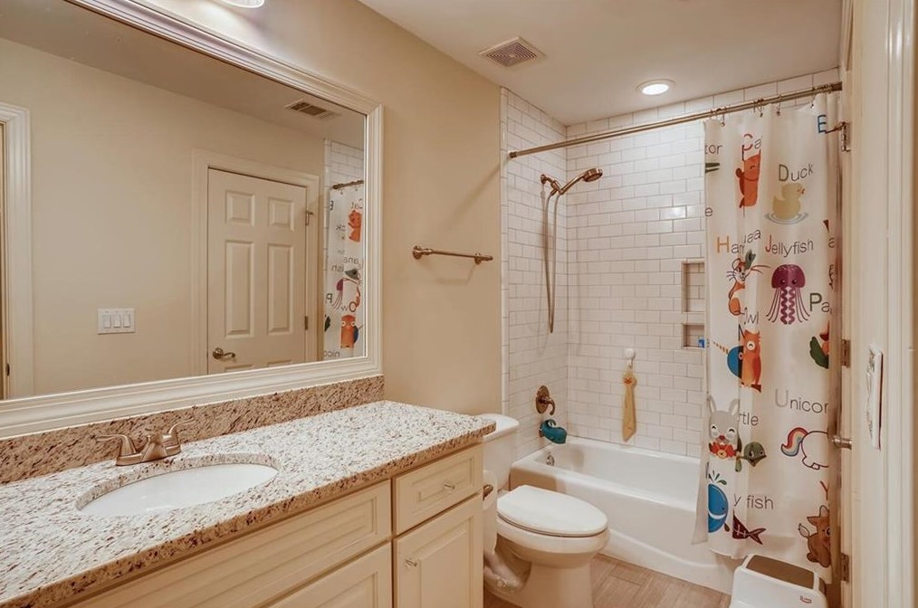 3761 Watkins Pl, Atlanta GA  30319-1826 exterior