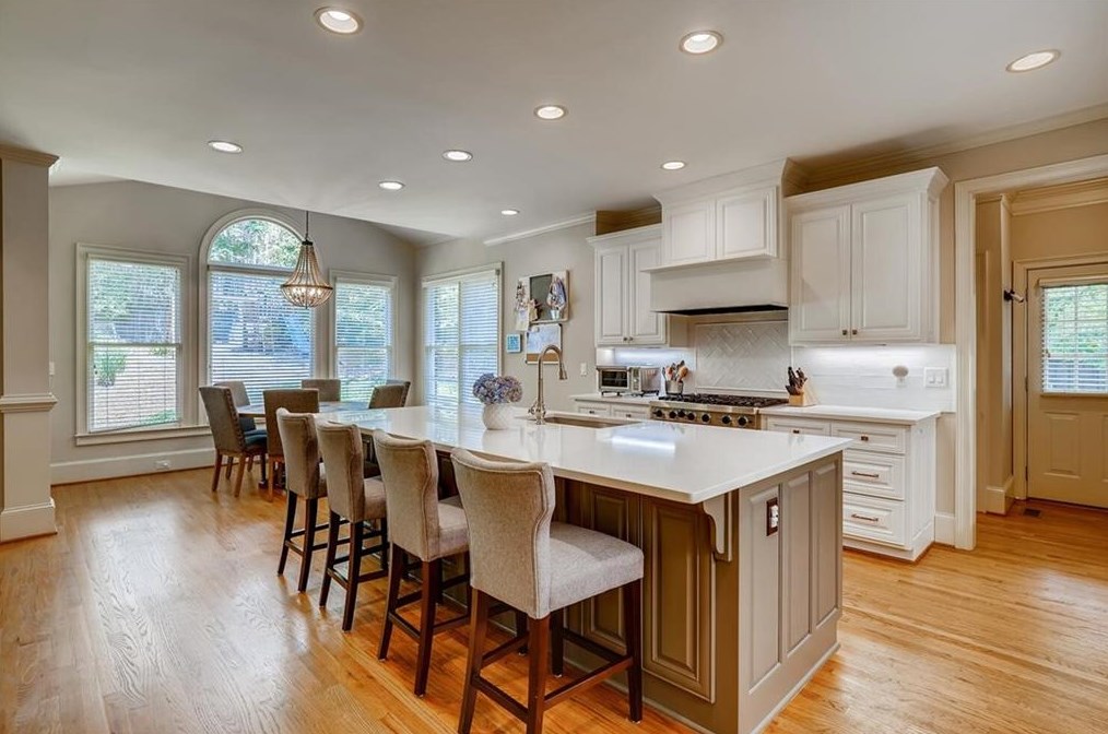 3761 Watkins Pl, Atlanta GA  30319-1826 exterior