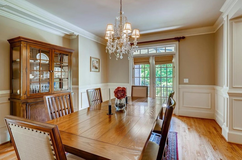 3761 Watkins Pl, Atlanta GA  30319-1826 exterior