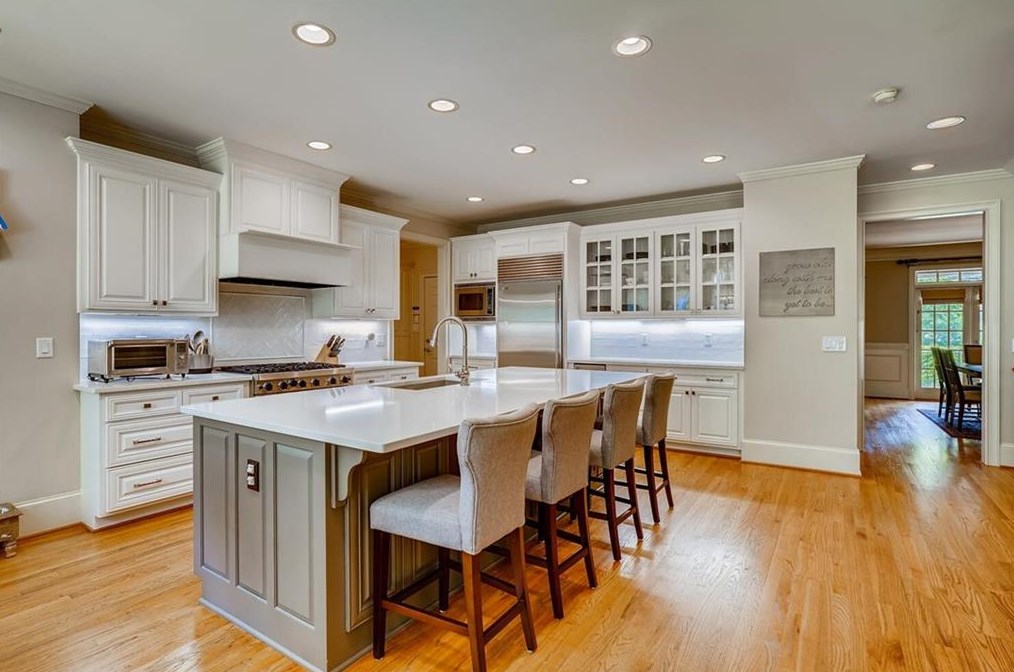 3761 Watkins Pl, Atlanta GA  30319-1826 exterior