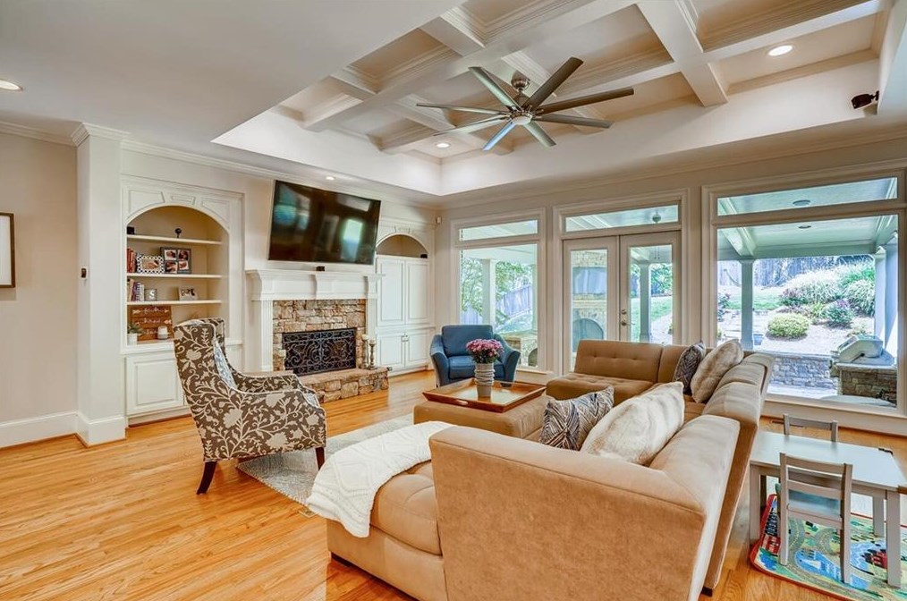 3761 Watkins Pl, Atlanta GA  30319-1826 exterior