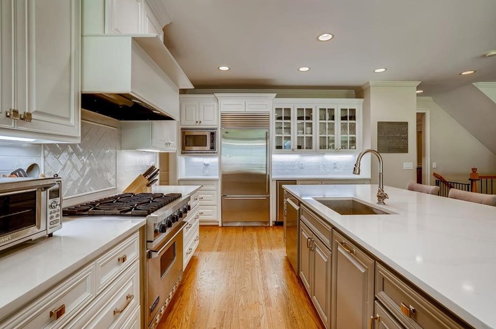 3761 Watkins Pl, Atlanta GA  30319-1826 exterior