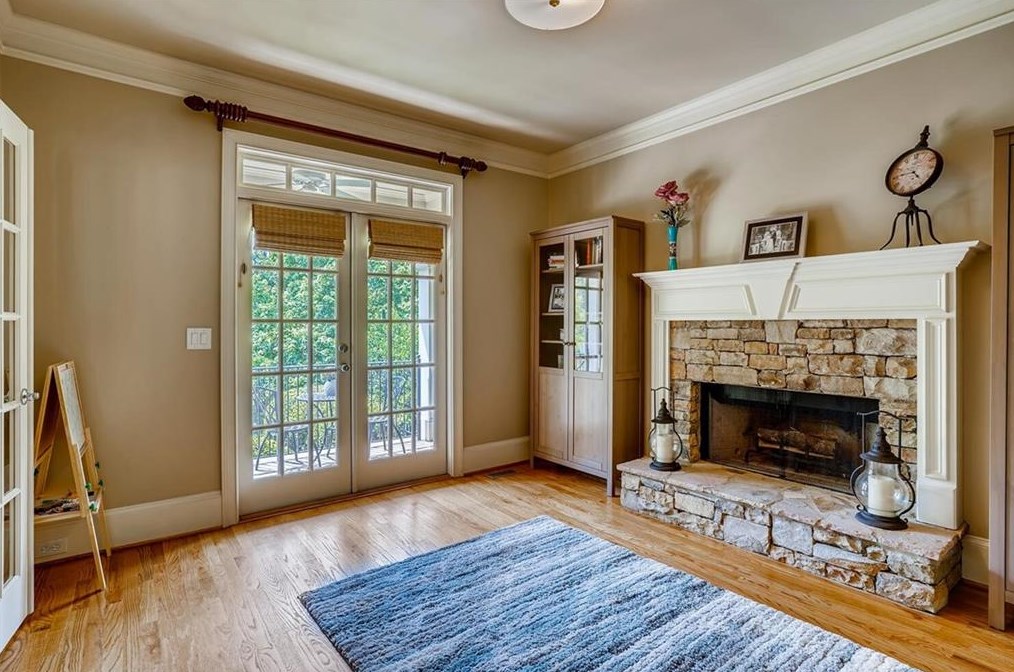 3761 Watkins Pl, Atlanta GA  30319-1826 exterior