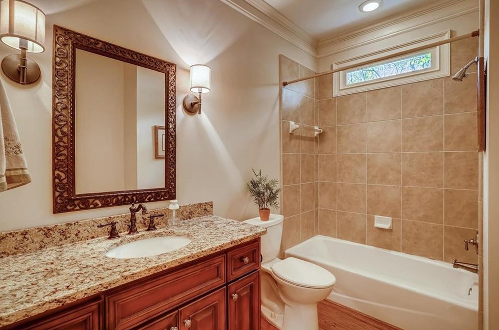 3761 Watkins Pl, Atlanta GA  30319-1826 exterior