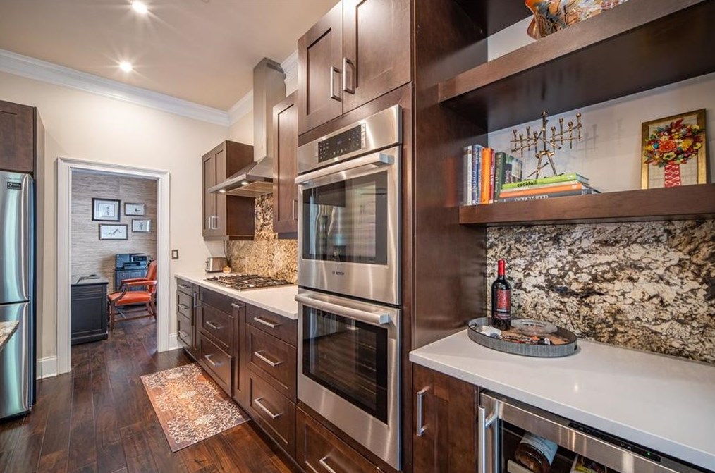 415 Wembley Cir, Atlanta GA  30328-6755 exterior