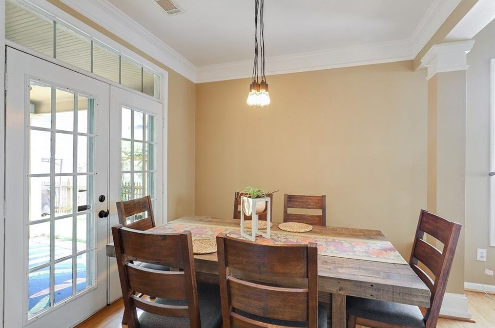 2195 Berryhill Cir, Smyrna GA  30082-4744 exterior