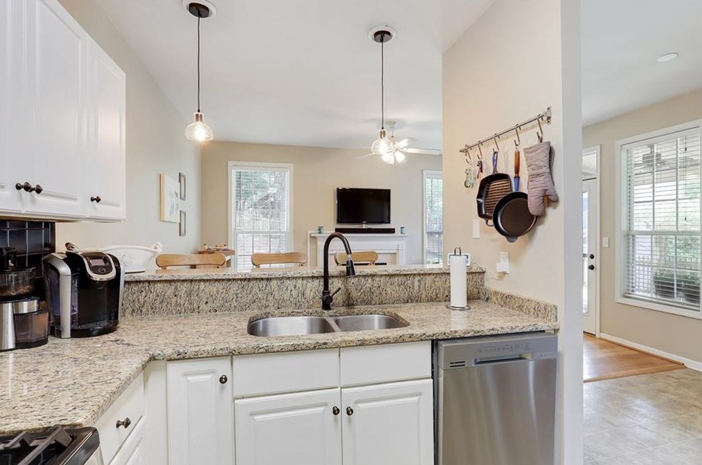 2195 Berryhill Cir, Smyrna GA  30082-4744 exterior