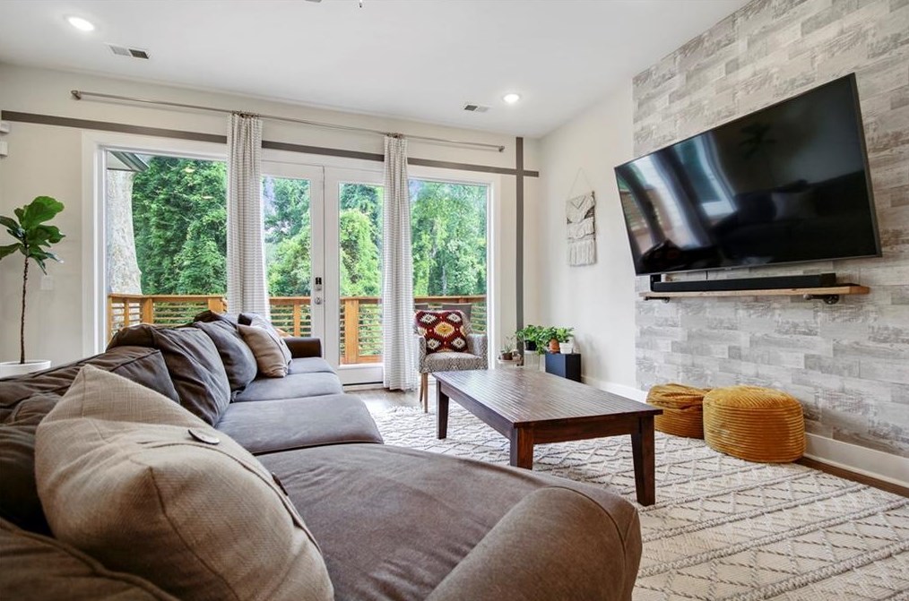 3060 Glendale Ct, Decatur GA  30032-5802 exterior