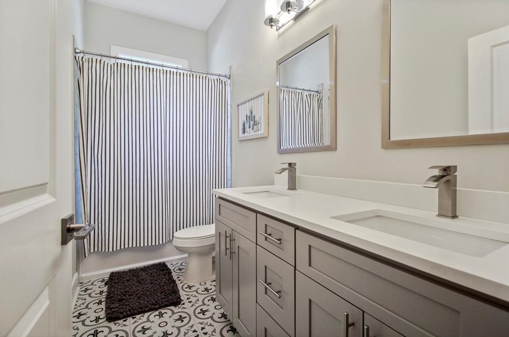 3060 Glendale Ct, Decatur GA  30032-5802 exterior