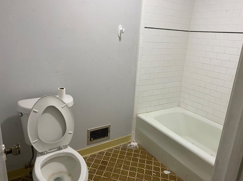 3939 Pinehurst Ct, Decatur GA  30034-5214 exterior