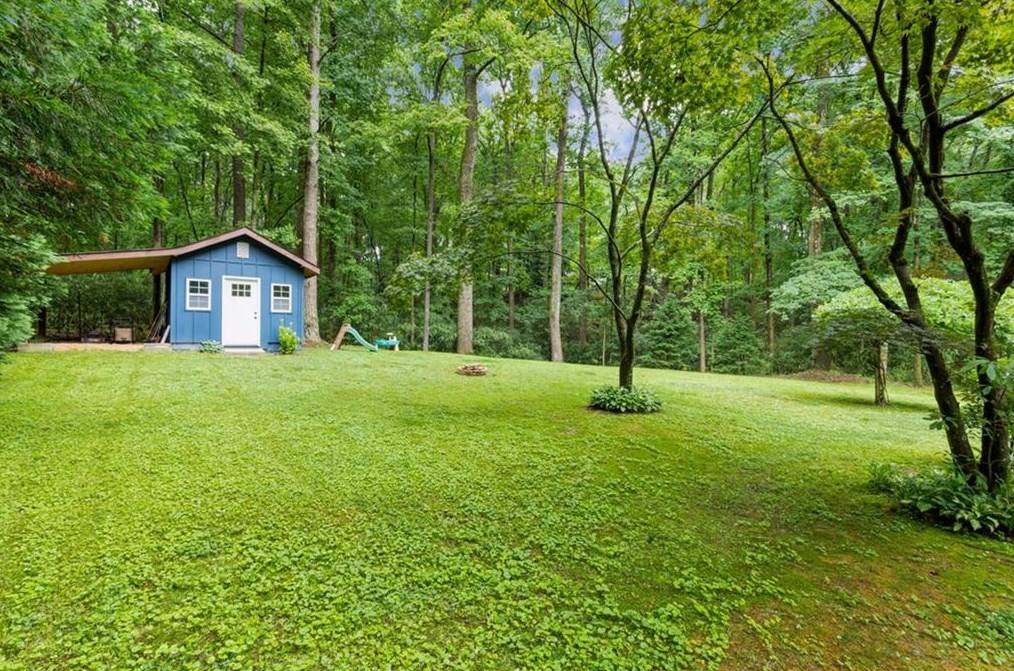 2000 Westwood Cir, Smyrna GA  30080-5851 exterior