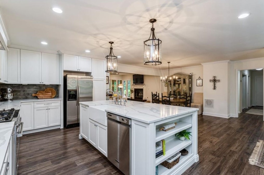 2000 Westwood Cir, Smyrna GA  30080-5851 exterior