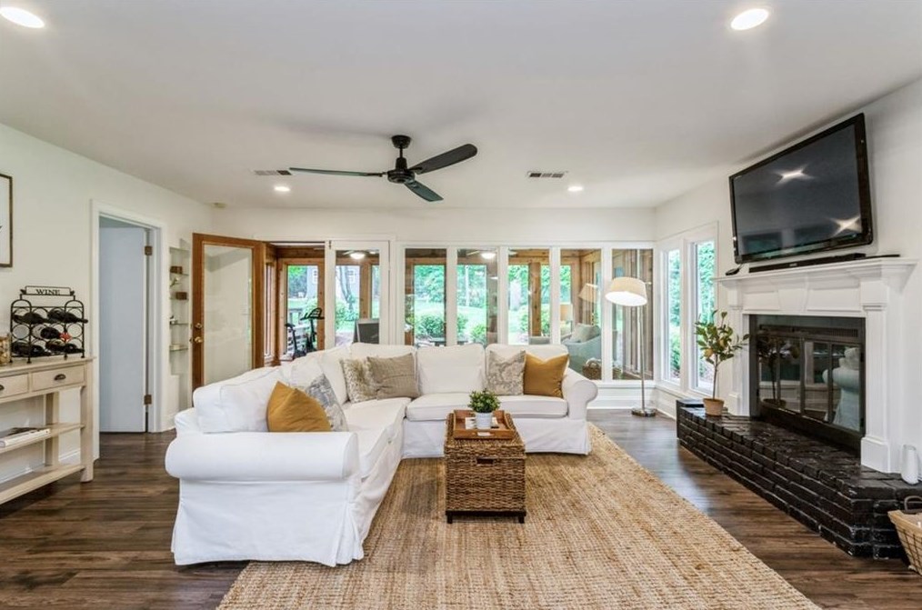 2000 Westwood Cir, Smyrna GA  30080-5851 exterior