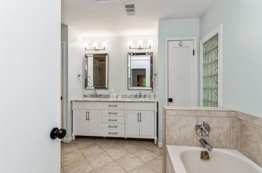 2000 Westwood Cir, Smyrna GA  30080-5851 exterior