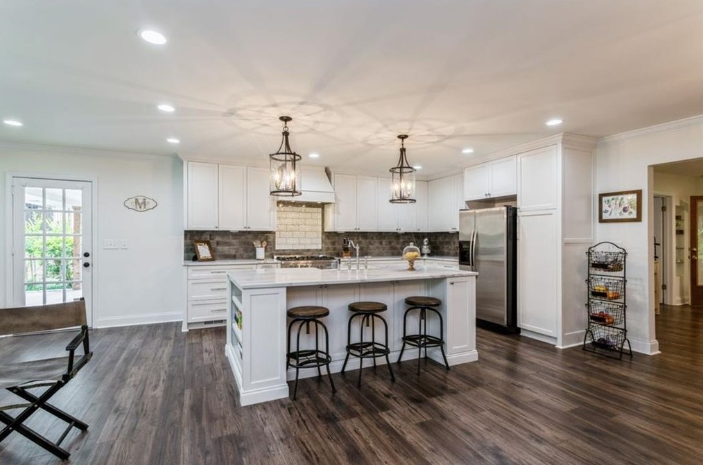 2000 Westwood Cir, Smyrna GA  30080-5851 exterior